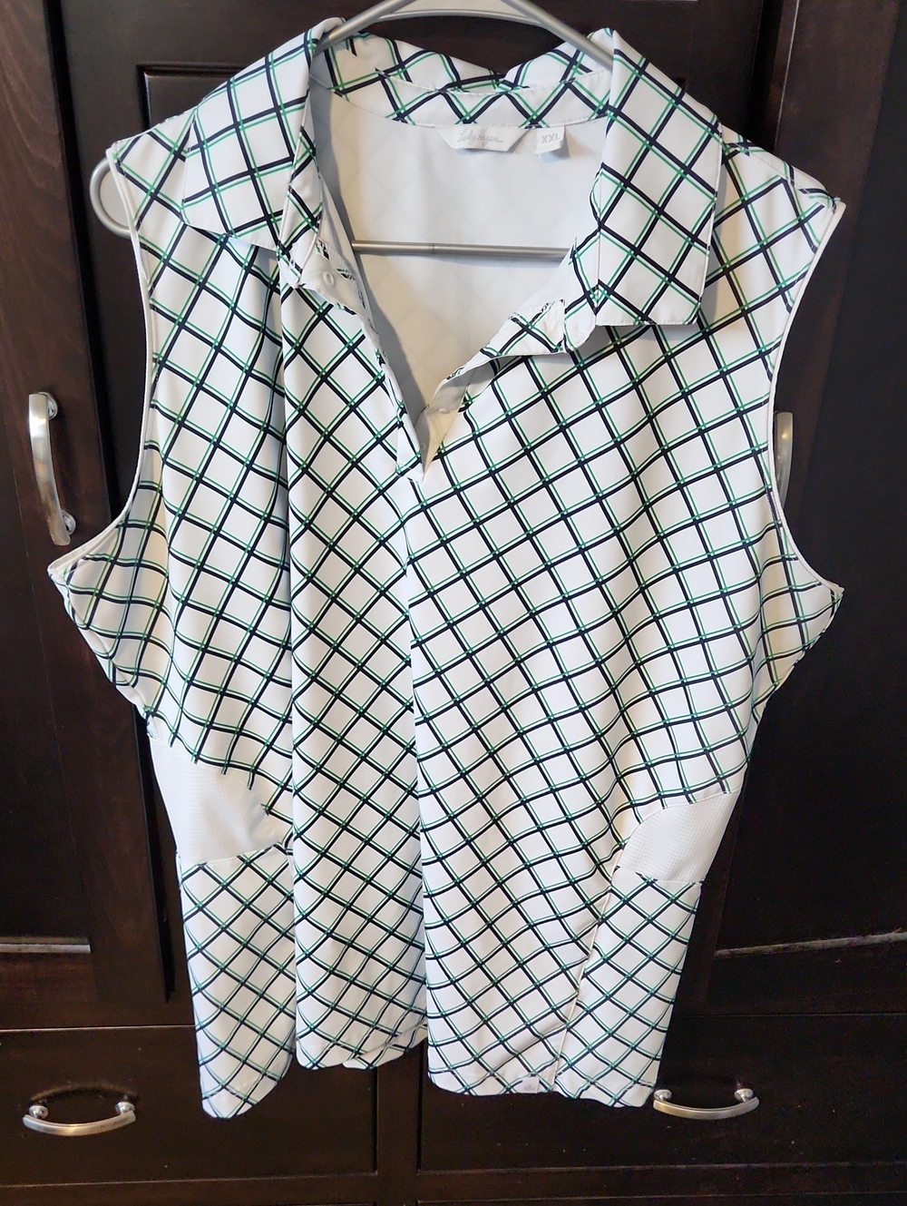 Lady Hagen White Sleeveless Button-Down Golf Polo Shirt - Green and Black Plaid